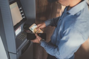 Τηλέφωνα από την Εφορία σε όσους έχουν ληξιπρόθεσμα χρέη - Έρχονται 60.000 κλήσεις