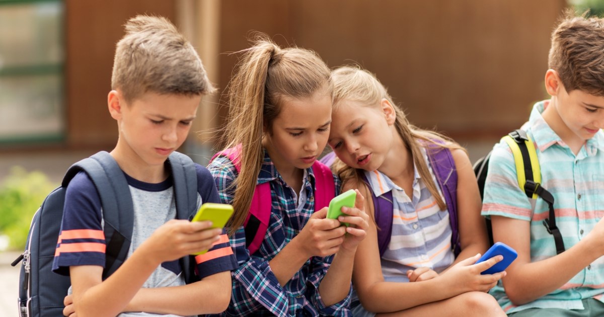 Η Δανία βάζει τέλος στην πρόσβαση στα social media σε ανήλικους κάτω των 15 ετών