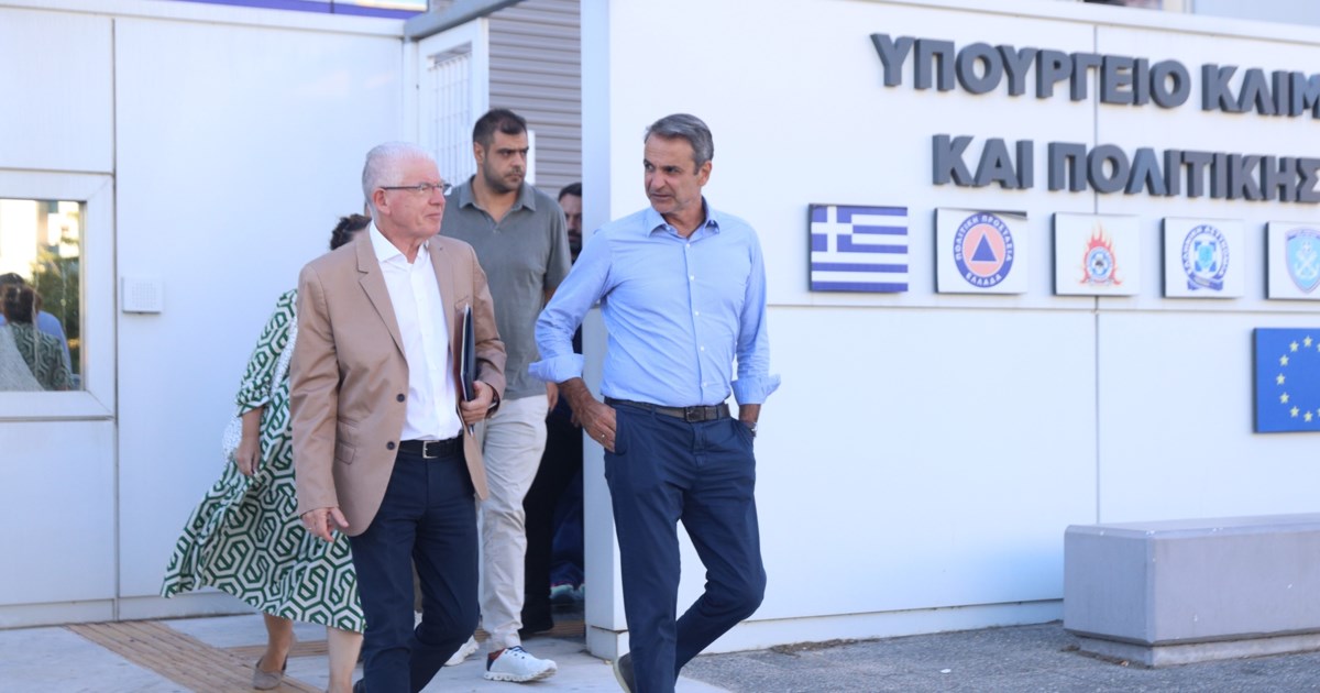 "Το δάσος να ξανά γίνει δάσος": Συγκέντρωση διαμαρτυρίας κατά την επίσκεψη Μητσοτάκη στην Πεντέλη