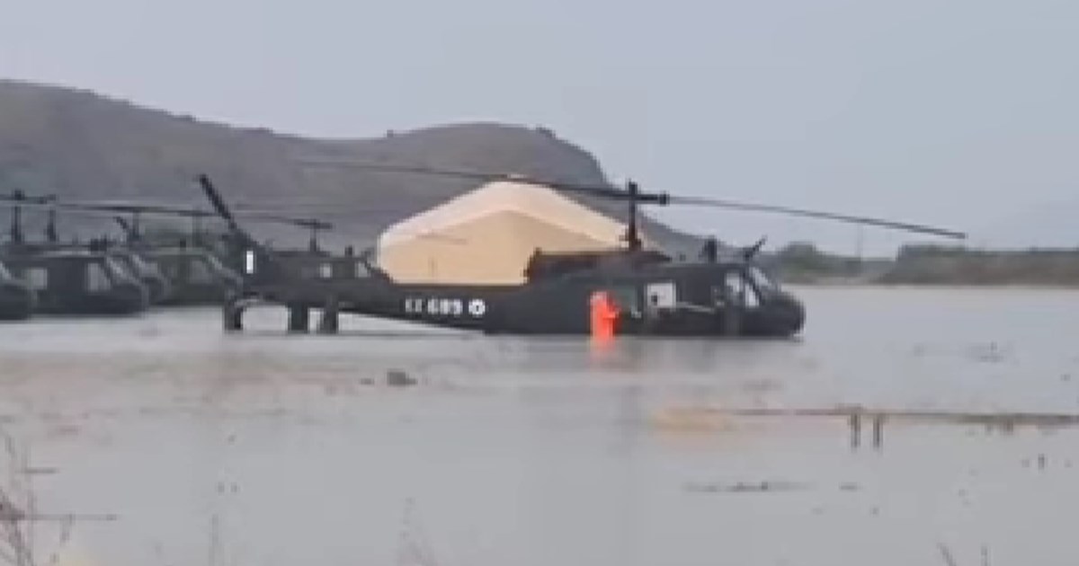 Κακοκαιρία Daniel: Στην 110 Πτέρυγα Μάχης στη Νέα Αγχίαλο μεταφέρονται τα ελικόπτερα από το πλημμυρισμένο Στεφανοβίκειο