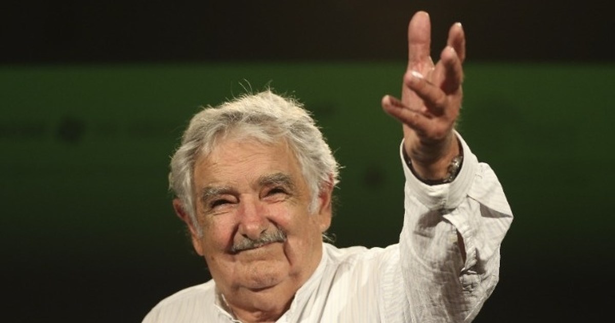 "Adiós Pepe": Ο Νίκος Ανδρουλάκης αποχαιρετά τον εμβληματικό πρώην πρόεδρο της Ουρουγουάης, Χοσέ Μουχίκα