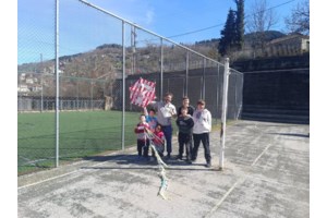 Το αντίο της δασκάλας του χωριού στην πολύτεκνη οικογένεια που μετακομίζει από τη Φουρνά Ευρυτανίας - εικόνα 2