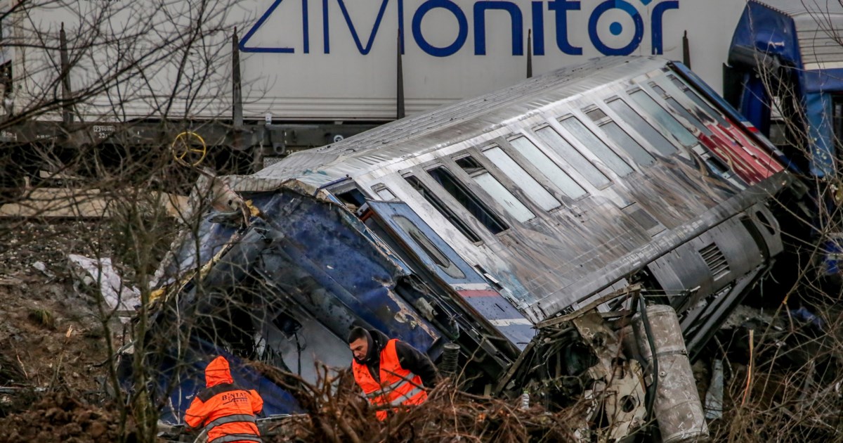 Συγκίνηση στο ΑΠΘ: Έδωσαν τιμητικά το πτυχίο της Αρχιτεκτονικής στις αδικοχαμένες φοιτήτριες των Τεμπών [εικόνες - βίντεο]