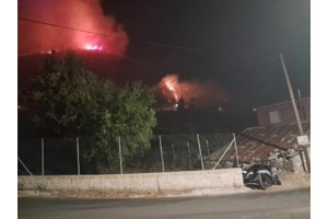 Βίντεο ντοκουμέντα από τις εμπρηστικές επιθέσεις με οπαδικά κίνητρα σε Δάφνη και Άγιο Δημήτριο