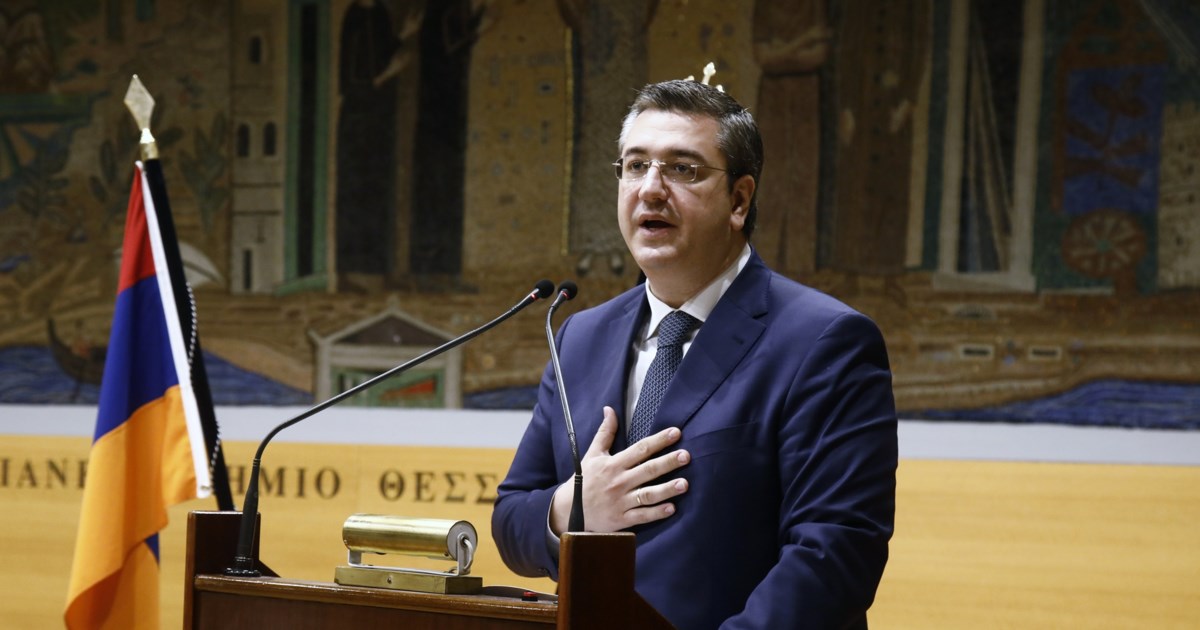 Και επίσημα Επίτροπος ο Απόστολος Τζιτζικώστας - Ορκίστηκε το Κολλέγιο των Επιτρόπων