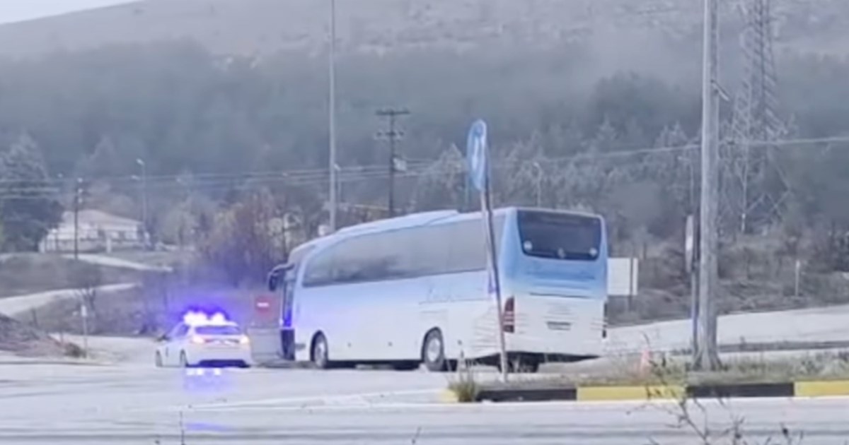 Πτολεμαΐδα: "Ο οδηγός έπαθε έμφραγμα, ένας νεαρός άρπαξε το τιμόνι και σωθήκαμε" - Συγκλονίζει επιβάτης του λεωφορείου