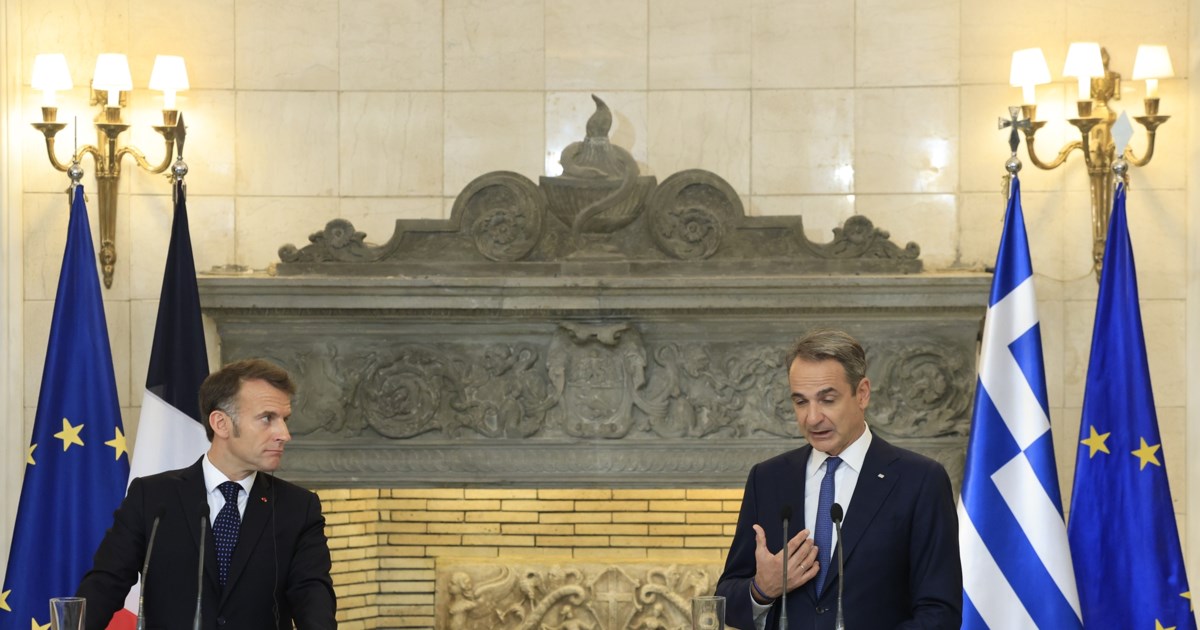 Politico: Μητσοτάκης και Μακρόν ζητούν περισσότερα ευρωπαϊκά κεφάλαια και παράταση αποπληρωμής του χρέους