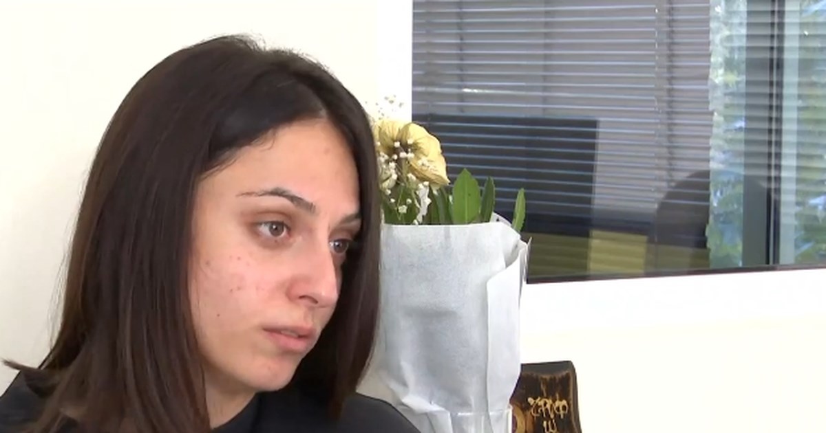 Χανιά: Σοκαριστικό βίντεο από τον ξυλοδαρμό 40χρονης από τον πρώην σύζυγό της μπροστά στο παιδί της - εικόνα 2