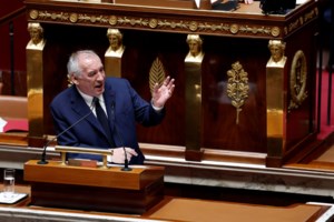 Η επόμενη μέρα για την Γαλλία στα χέρια του Μακρόν: Παζάρια με τους Σοσιαλιστές ή εκλογές που ζητούν Λεπέν και Αριστερά - εικόνα 4