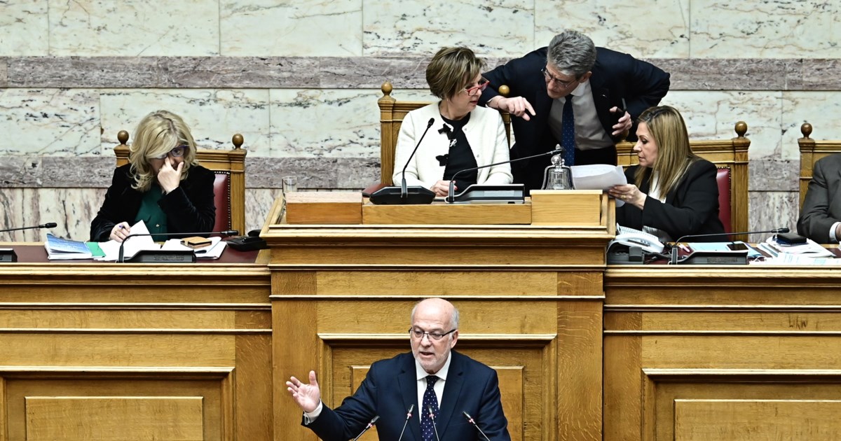 Τέμπη: Τα "μπάζα" γυρίζουν μπούμερανγκ στον Φλωρίδη - Μαζικά "πυρά" από τα κόμματα της αντιπολίτευσης - εικόνα 2