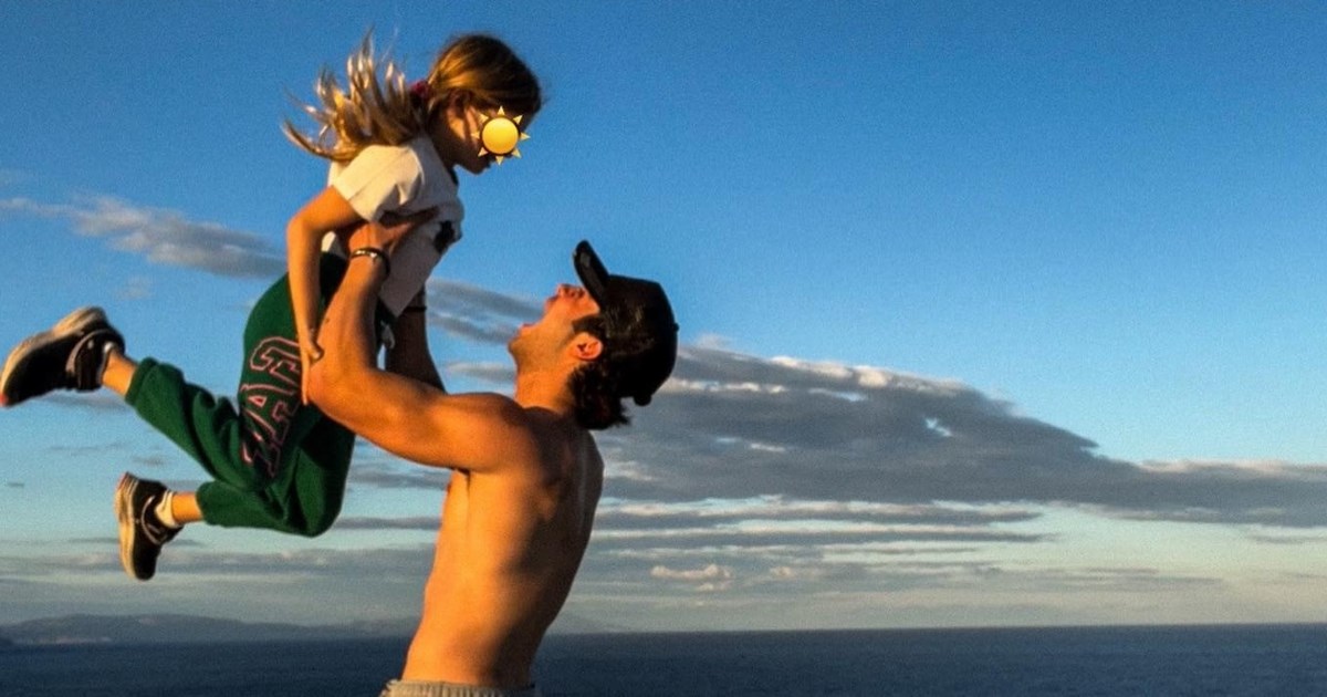 Ο Άγγελος Λάτσιος φωτογραφίζει τη μικρή του αδερφή, Μαρίνα Παντζοπούλου [εικόνα] - εικόνα 2