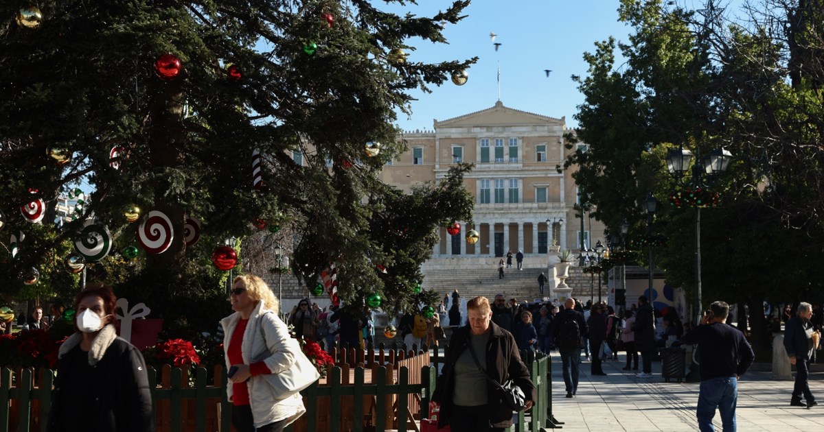 Απόκοσμες εικόνες στο Ιράν με παραλία να βάφεται κόκκινη – Η εξήγηση του Θοδωρή Κολυδά [βίντεο]