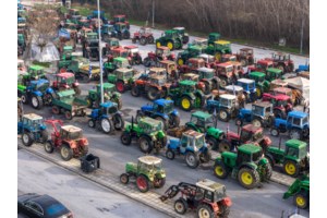 Καρδίτσα: Παραμένουν οι αγρότες στο μπλόκο του Ε65, αλλά με ανοιχτό τον δρόμο