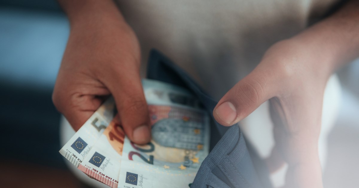 Ποιοι εργαζόμενοι είδαν στους μισθούς τους τις πρώτες "τριετίες" - Έως και 30% η αύξηση, δείτε τα παραδείγματα