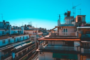 Φοιτητική στέγη: Πώς διαμορφώνονται οι τιμές των ενοικίων σε Πάτρα, Ιωάννινα και Λάρισα - Οι παγίδες
