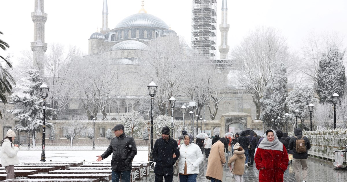 Τρελάθηκε ο καιρός στην Τουρκία: Πρωτόγνωρες καιρικές συνθήκες - Χιόνια στα ανατολικά, φωτιές στα δυτικά