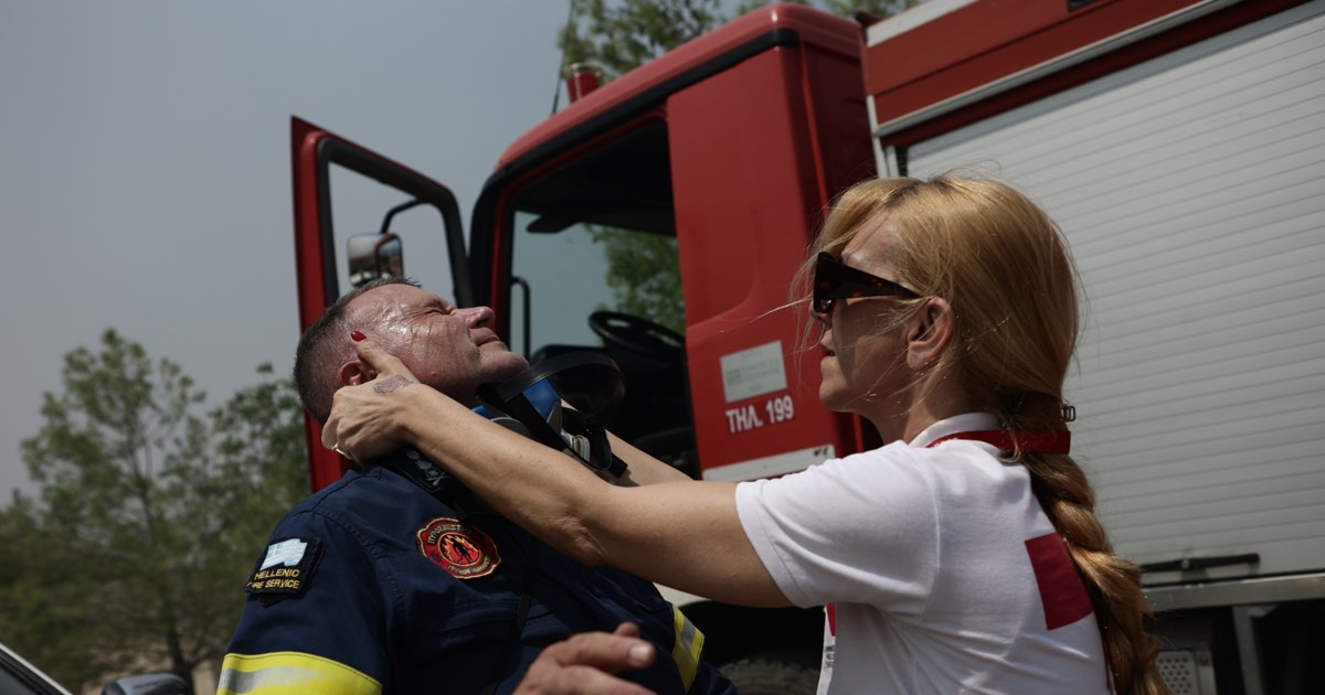 Φωτιά στο Αγρίνιο: Σηκώθηκαν πυροσβεστικά ελικόπτερα για τη μάχη με τις φλόγες στο Καινούργιο
