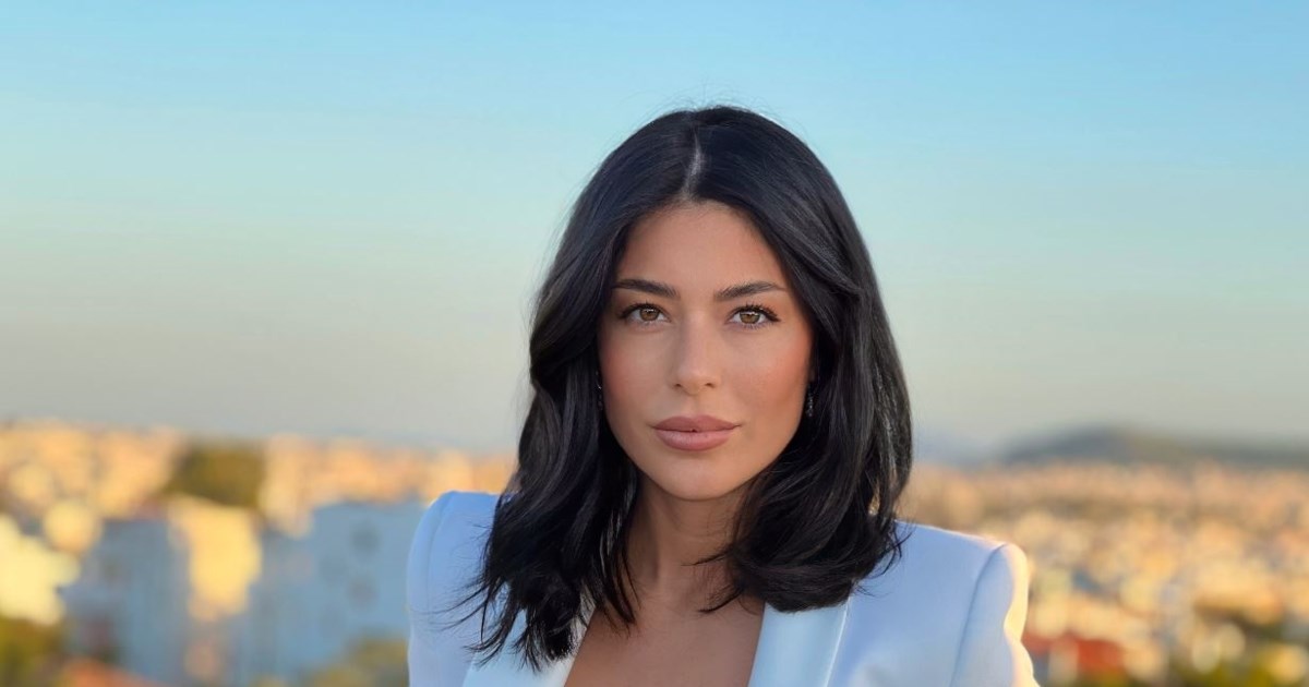 Λατινοπούλου κατά Βελόπουλου: Όταν κάποιος πουλάει επιστολές του Ιησού και κηραλοιφές για πάσα νόσο δεν είναι τσαρλατάνος;