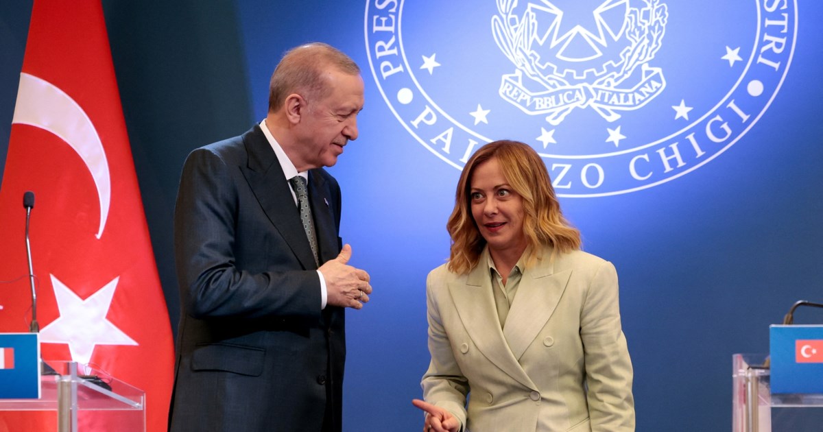 Μελόνι: Θέλω να ξανακατέβω στις επόμενες εκλογές - Υγιής ο ανταγωνισμός μας με τον Μακρόν