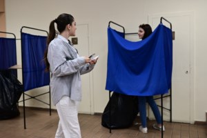 "Μετωπική" για την 4ήμερη εργασία: "Τρεχαγυρευόπουλος", λέει ο Γεωργιάδης - "Πάλι κουβά", απαντά το ΠΑΣΟΚ