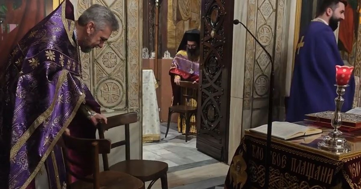 Πρώτη Ανάσταση στη ρωσική εκκλησία της Φιλελλήνων: Με μπότια, κρότους, βάγια και χορωδία [βίντεο]