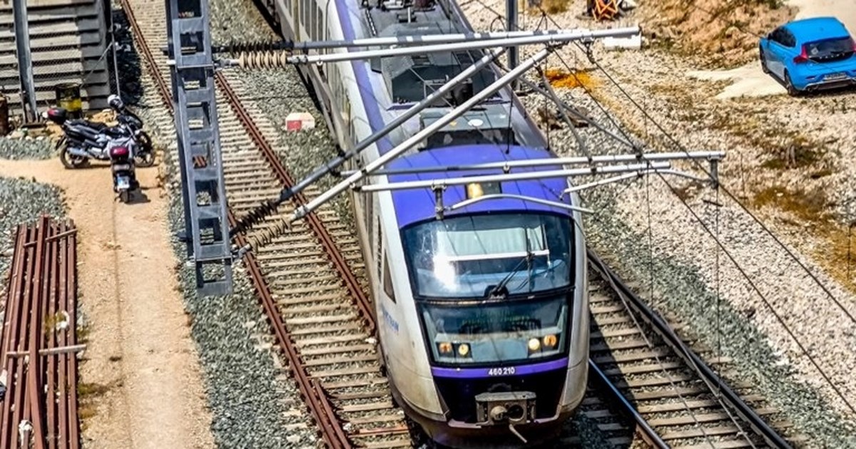 Προαστιακός: Συρμός συγκρούστηκε με δίκυκλο στη Λένορμαν - Εγκατέλειψε το σημείο ο οδηγός