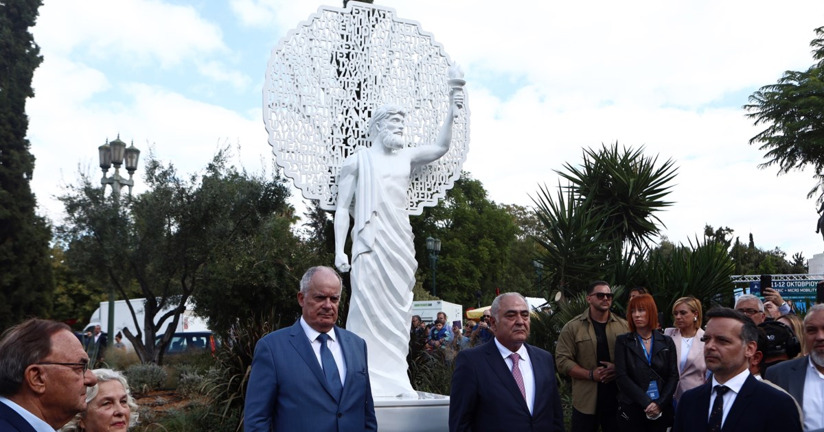 Ο "κρυμμένος" ναός των Ταξιαρχών στο Πεδίον του Άρεως: Οι σπάνιες αγιογραφίες και τα οστά του Υψηλάντη