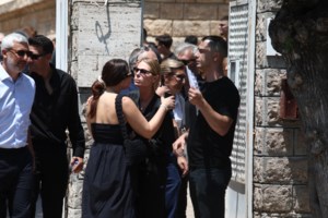 Λορέντζο Καριέρε: Οι δύο σπάνιες φωτογραφίες που δημοσίευσαν τα αδέρφια του - εικόνα 4