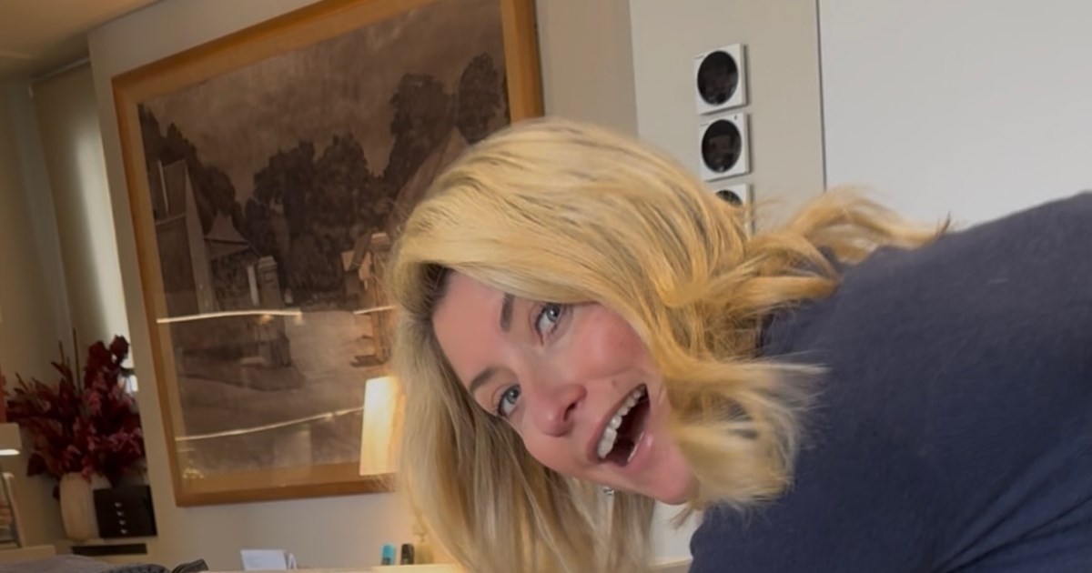 Σία Κοσιώνη: Στην κουζίνα για την 25η Μαρτίου - Εφτιαξε σπιτικό ψωμί