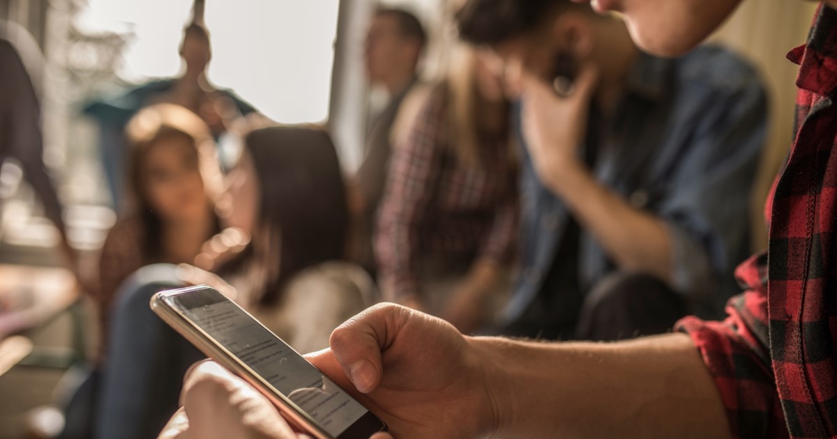 Πάτρα: Ακόμα δύο αποβολές σε μαθητές για κινητά - Έπαιζαν "Θάρρος ή Αλήθεια" και τους "πρόδωσε" το TikTok [βίντεο]