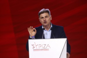 Επιμένει ο Φαραντούρης: Ευχής έργον η ευρωπαία εισαγγελέας να παραιτήσει την κυβέρνηση εάν συσκοτίζει σκάνδαλα και εγκλήματα