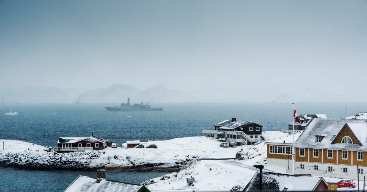 "Αφήστε ήσυχη τη Γροιλανδία": Φίλαθλος διέκοψε τον εθνικό ύμνο των ΗΠΑ σε αγώνα ΝΒΑ και αποθεώθηκε