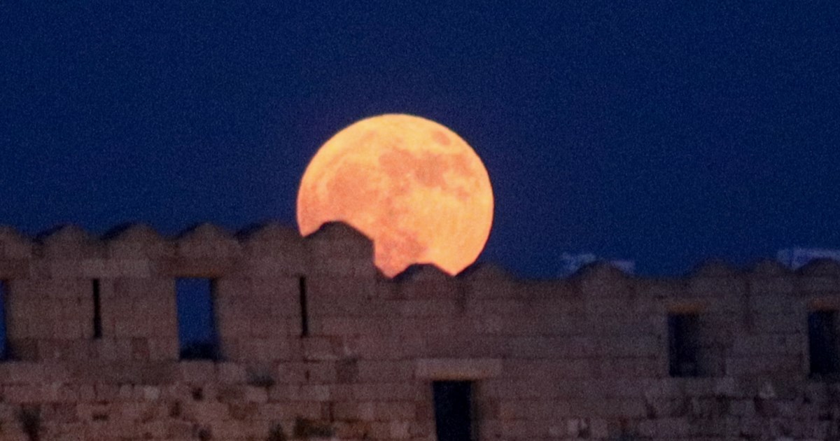 Πανσέληνος Απριλίου 2026: Πότε θα δούμε το Ροζ Φεγγάρι - Τι θα φέρει για ζώδια και σχέσεις