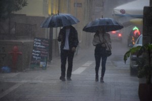 Πρόγνωση Μαρουσάκη: Μετατοπίζεται η κακοκαιρία μετά τη νεροποντή στην Αττική - "Παρέλαση" βαρομετρικών χαμηλών τις επόμενες μέρες
