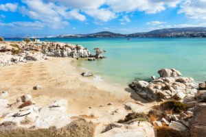 FT: Θα γίνει η Πάρος η νέα Μύκονος; – Υπερδόμηση, πολυτελείς βίλες και αντιδράσεις