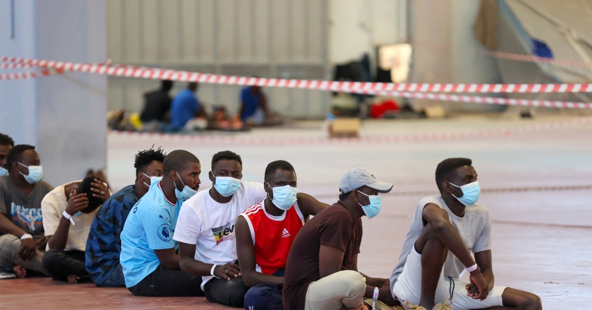 Γιώργος Παπανδρέου: "Η κυβέρνηση λαμβάνει αντισυνταγματικά μέτρα στρατιωτικοποίησης για το προσφυγικό"