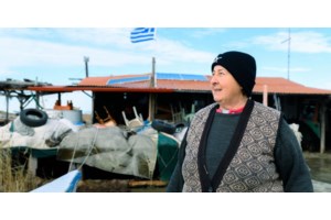 Στην καλύβα της "κυράς του Δέλτα" ο Μητσοτάκης: Το στρωμένο τραπέζι με σαρακοστιανά, χαμόγελα και αγκαλιές - εικόνα 7