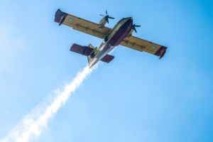 Φωτιά στην Αληθινή Ηρακλείου Κρήτης: Και εναέρια μέσα στην κατάσβεση - Εστάλη μήνυμα "112"