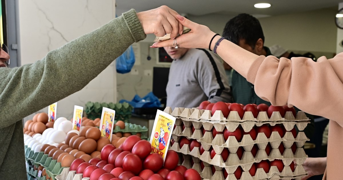 Εορταστικό ωράριο: Μέχρι ποια ώρα είναι ανοιχτά τα καταστήματα σήμερα Μ. Πέμπτη