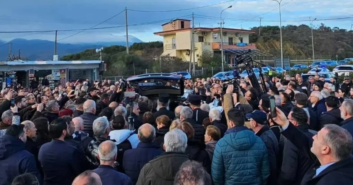 Στα Τίρανα το σκήνωμα του Αρχιεπισκόπου Αλβανίας Αναστάσιου - Η επιθυμία του να ταφεί σε ειδική κρύπτη
