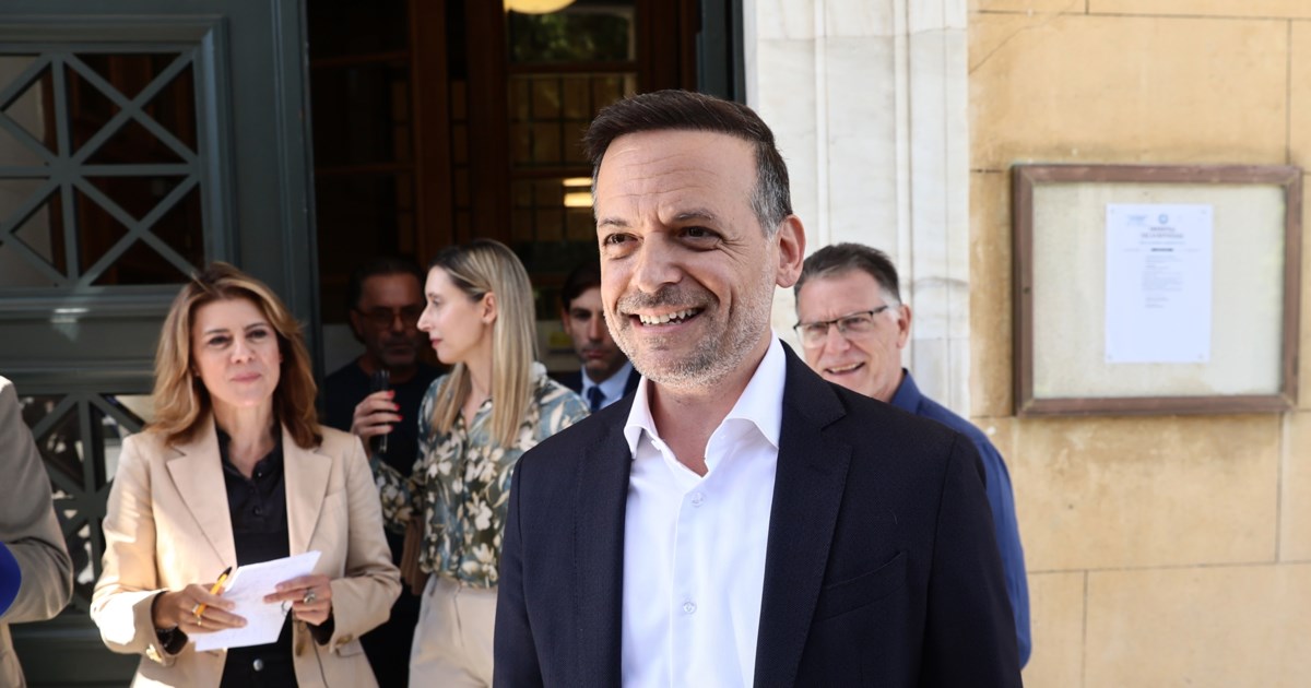 Βρέθηκαν μπουκάλια με οινόπνευμα αναπτήρες και σπρέι στον Λυκαβηττό: Η ανάρτηση του Χάρη Δούκα