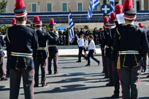 Οργή για μαθητή με αυτισμό που αποκλείστηκε από σημαιοφόρος στην παρέλαση - "Να διευρενηθούν οι ευθύνες", ζητά η ΕΣΑμεΑ
