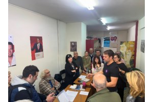 Εκλογές συνέδρων ΣΥΡΙΖΑ: Για καθαρή επικράτηση την πρώτη μέρα της κάλπης μιλούν τόσο Κασσελάκης όσο και οι "87"