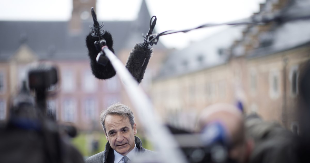 Συνάντηση Τασούλα - Τσίπρα στο Προεδρικό: Τα είπαν για πολιτικές εξελίξεις και οικονομία - εικόνα 3