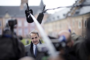 Συνάντηση Τασούλα - Τσίπρα στο Προεδρικό: Τα είπαν για πολιτικές εξελίξεις και οικονομία - εικόνα 3