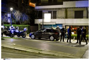 Έγκλημα στο Παλαιό Φάληρο: "Μόλις κήδεψα τον άντρα μου, τον σφάξανε" - Συγκλονίζει η σύζυγος του ιδιοκτήτη πρακτορείου