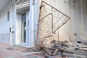 Λούτσα: Στη ΜΕΘ η κοπέλα του άτυχου 24χρονου - "Λυπάμαι, δεν ξέρω τι να πω", λέει η μητέρα του οδηγού που χτύπησε την οικογένεια