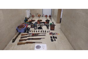Γυναίκα συνελήφθη για πρόκληση πυρκαγιάς σε ξερά χόρτα στην Αθήνα – Άνδρας έφαγε πρόστιμο 1.312 ευρώ στη Χίο