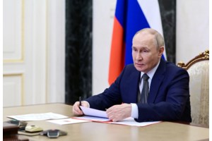 Πούτιν στο Κουρσκ μετά την ανακατάληψή του: "Οι Ουκρανοί θα έρχονταν δεύτεροι και σε διαγωνισμό ηλιθίων"