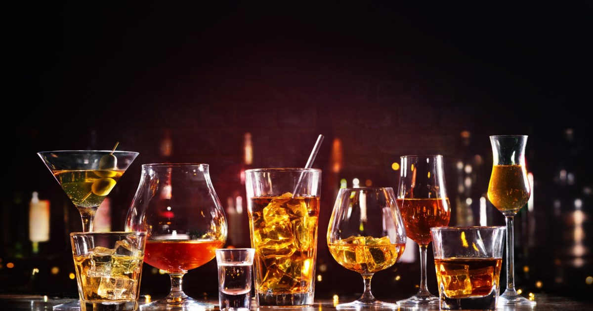 Πειραιάς: Κατασχέθηκαν 10 κοντέινερ με 145.000 μπουκάλια με ποτά "μπόμπες" [βίντεο] - εικόνα 2